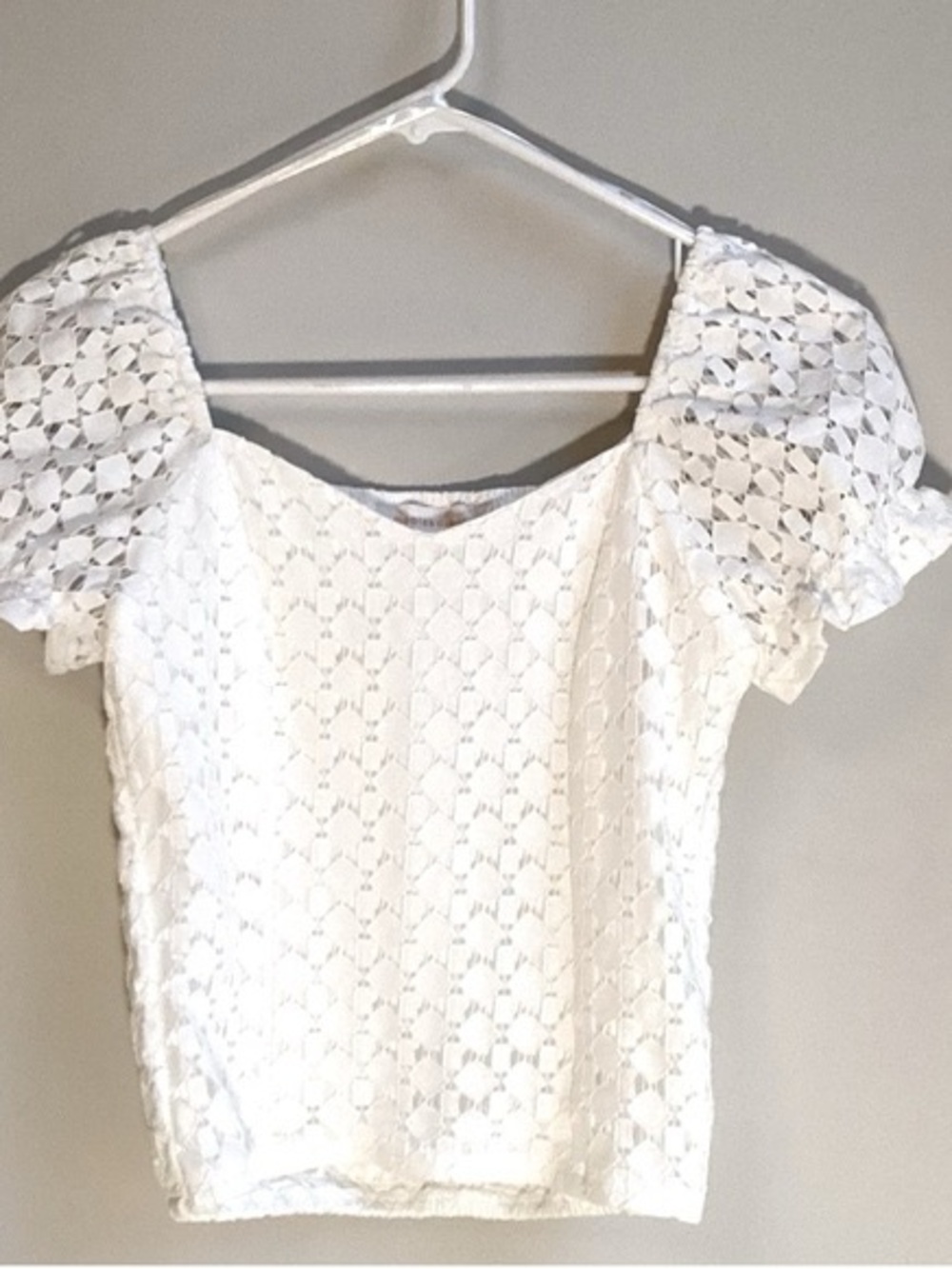 Monteau White Lace Short Sleeve Crop Top